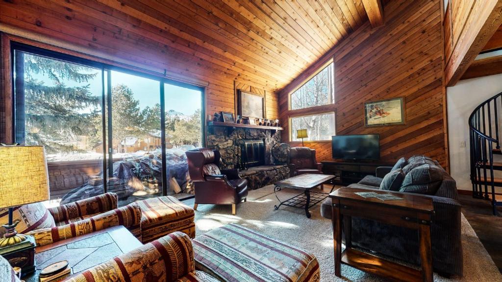 Snowflower #26 Condo, Mammoth Lakes