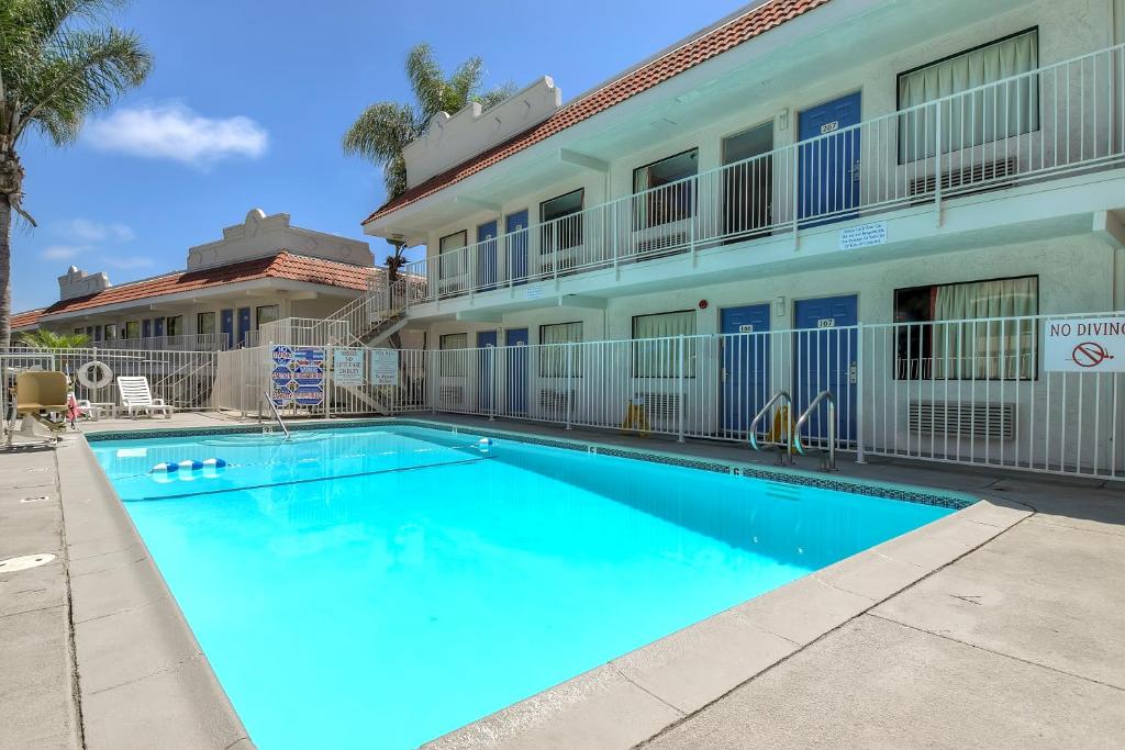Motel 6-Carlsbad, CA - East Near LEGOLAND, Carlsbad