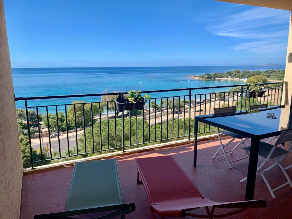 Superbe appartement T2 Vue magnifique Sanguinaires à 50m de la plage, Ajaccio