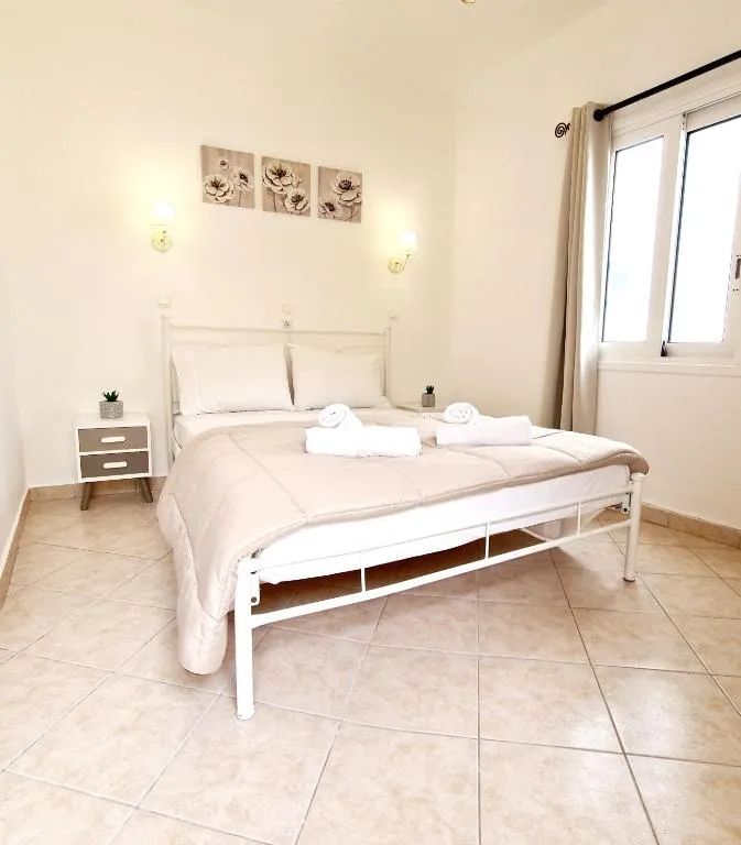Avra Rooms, hotel en Kárpatos