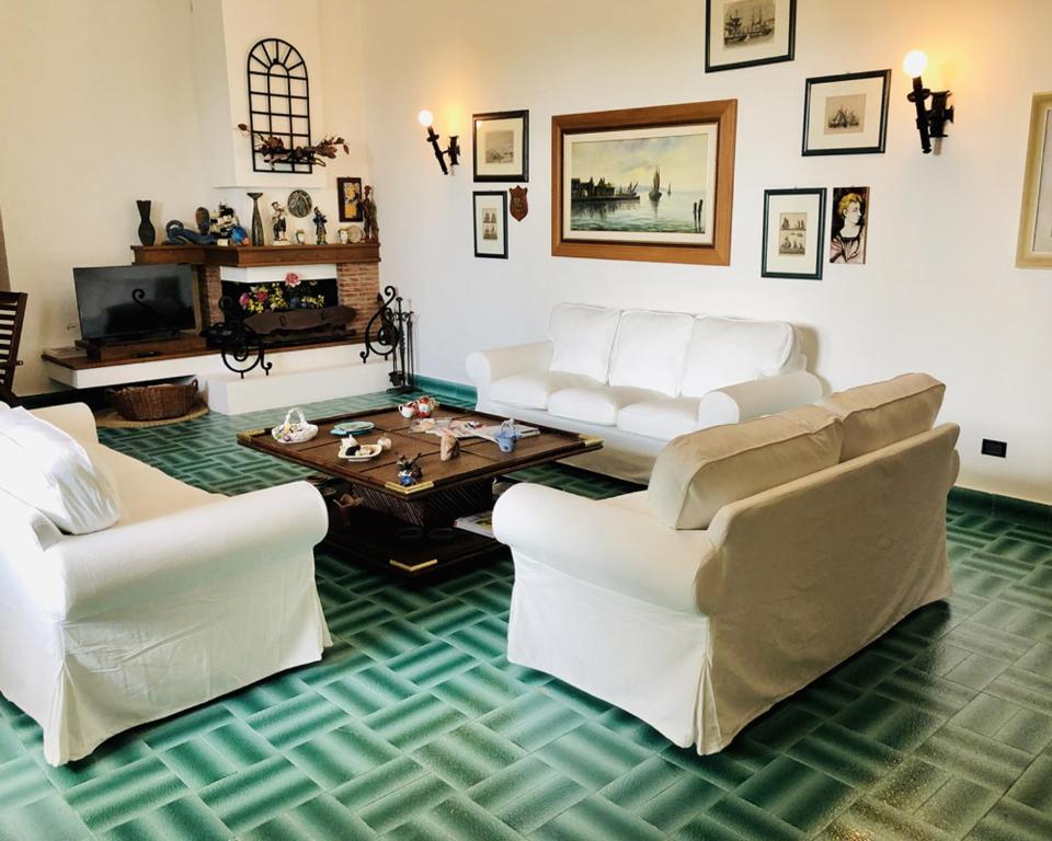 Villa Luigina - seafront villa in Capo d'Orlando - 2