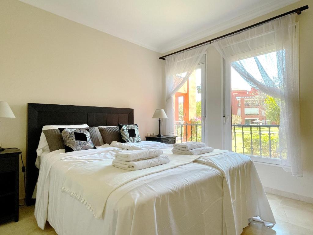 Pool View GOLF FAMILY Ground Floor Terrace with barbecue in Mijas Costa - 4