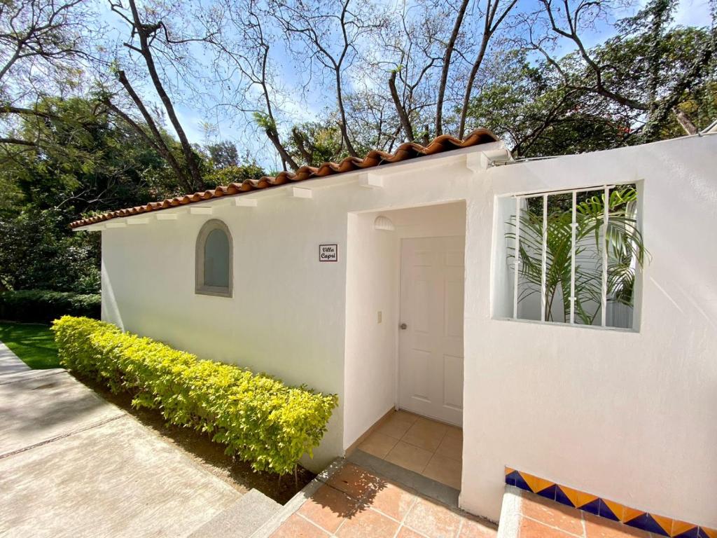 Hotel Cala Blanca Cuernavaca photo