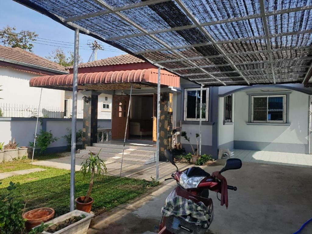 Karun House Chiang Mai, bungalow for 6 in a quiet neighborhood — Hotel in Chiang Mai