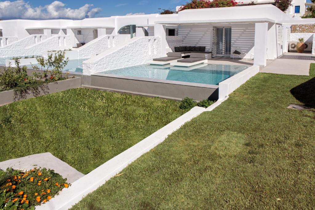 สระว่ายน้ำ