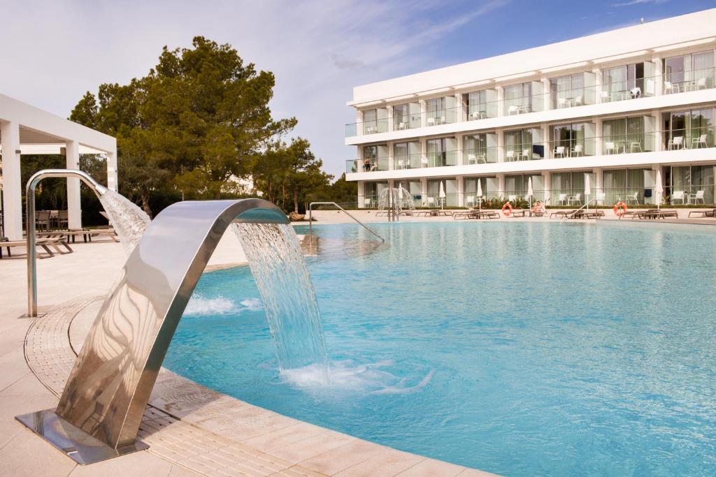 Gran Sagitario — Swimming pool in Santandria, Balearic Islands