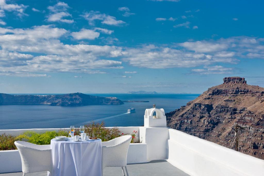 Cliff Side Suites photo