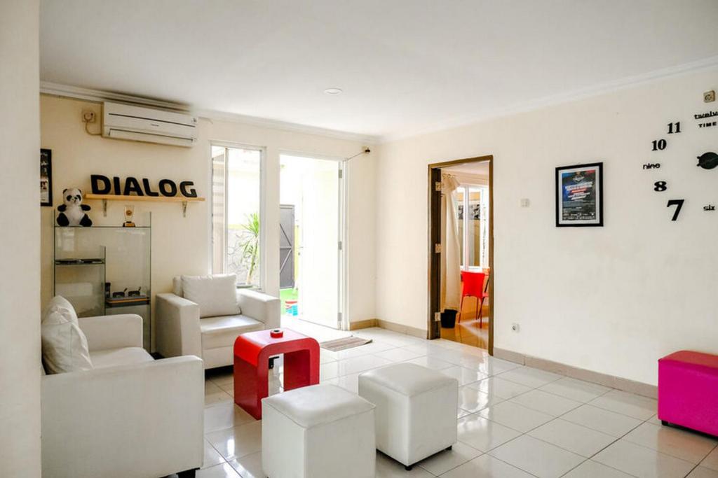 ポンドック マラバル ミトラ レッドドアーズ (Pondok Malabar Mitra RedDoorz)