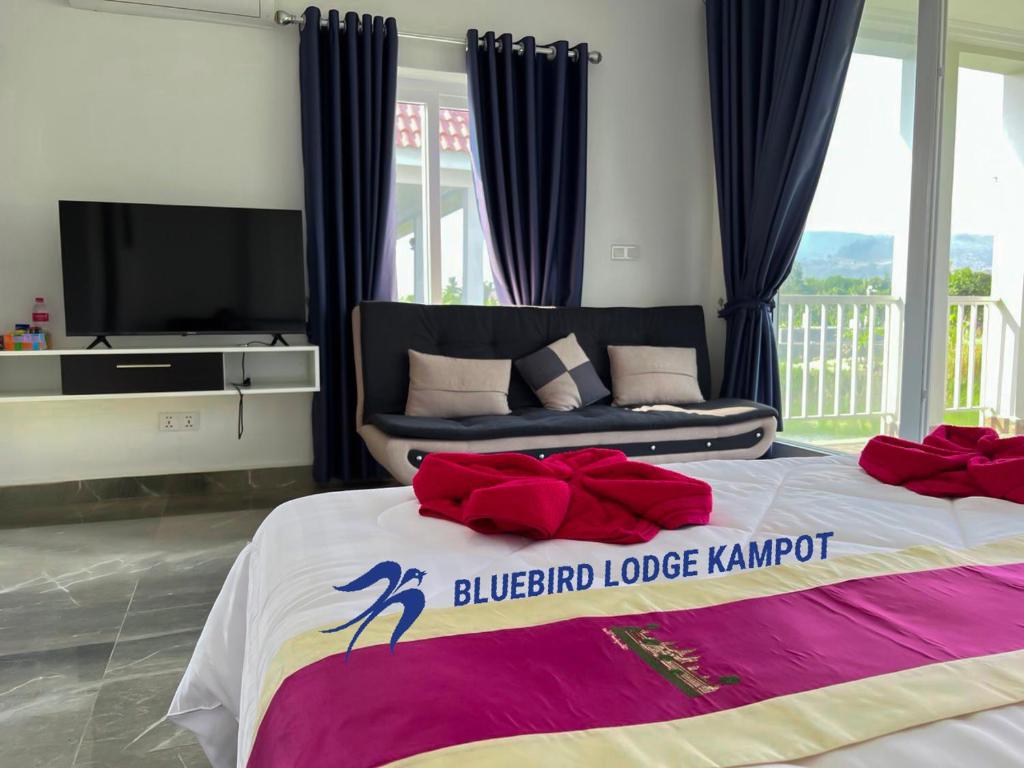 Bluebird Lodge Kampot photo