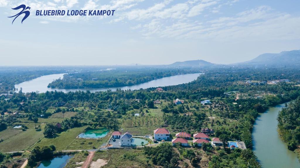 Bluebird Lodge Kampot photo