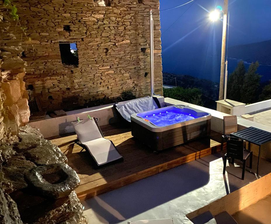 Andros 4 All Seasons Villas &amp; Suites - StoneHouse Kochylou Villa — Hotel in Mykonos