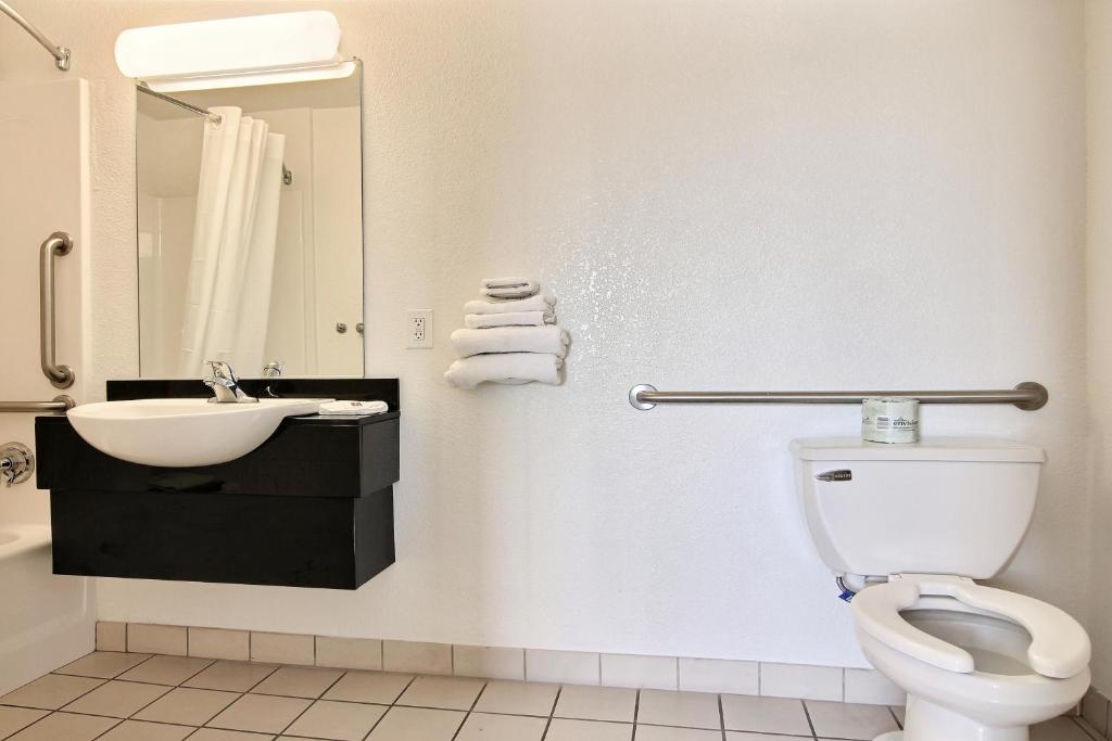 Motel 6-Albuquerque, NM - South - Airport photo