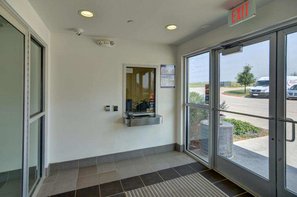 Motel 6-Roanoke, TX - Northlake - Speedway photo