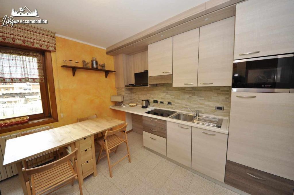 Baita Carosello Apt 4 by Livigno Accomodation - 4