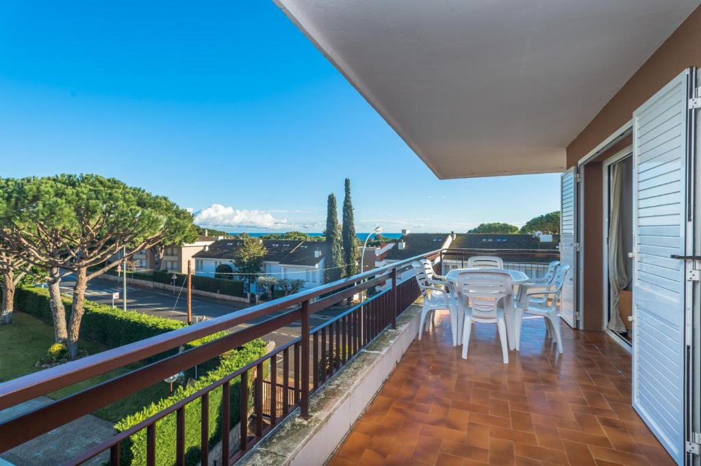 U-5 CALELLA DE PALAFRUGELL 4 PaX - 5
