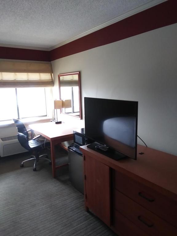 1 Full Bed, Mobility Accessible Room, Non-Smoking