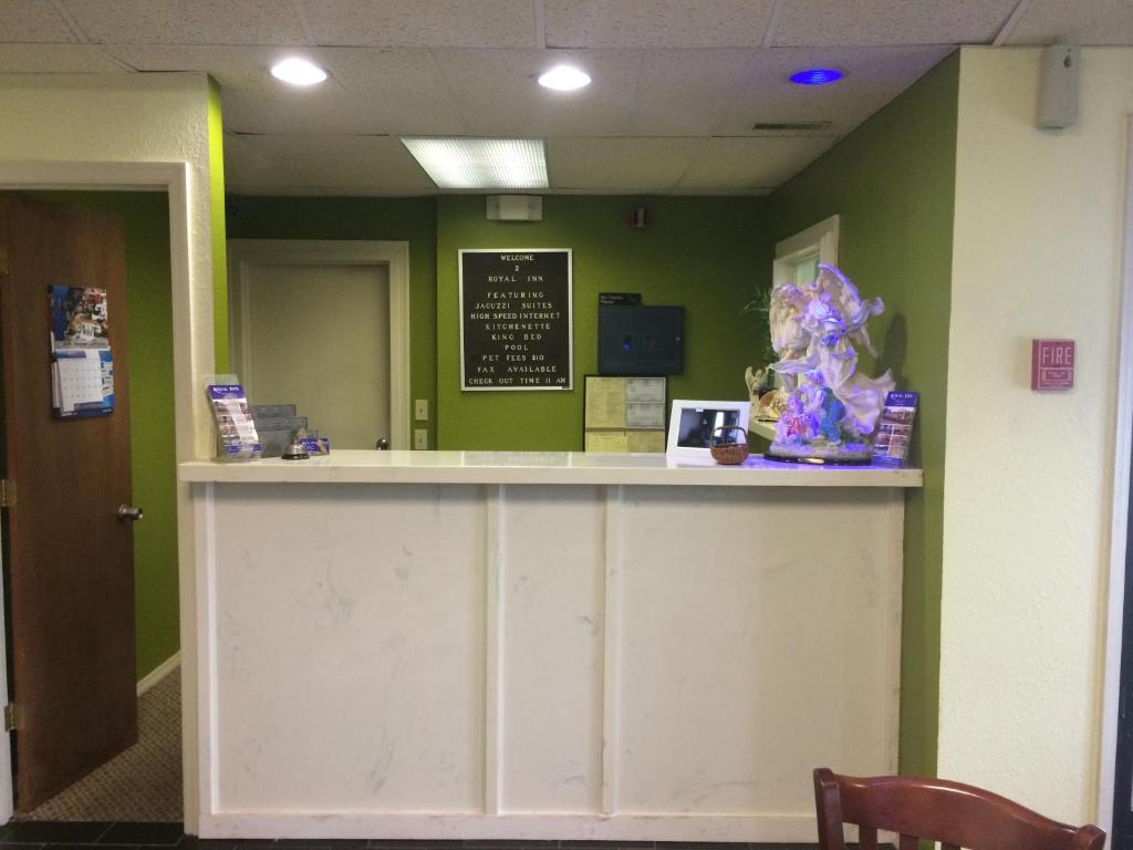 Royal Inn photo