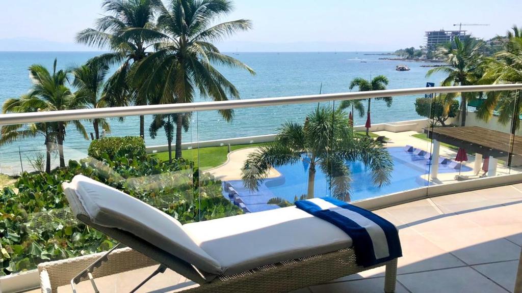 Beachfront Condo in Bucearías, Bucerías