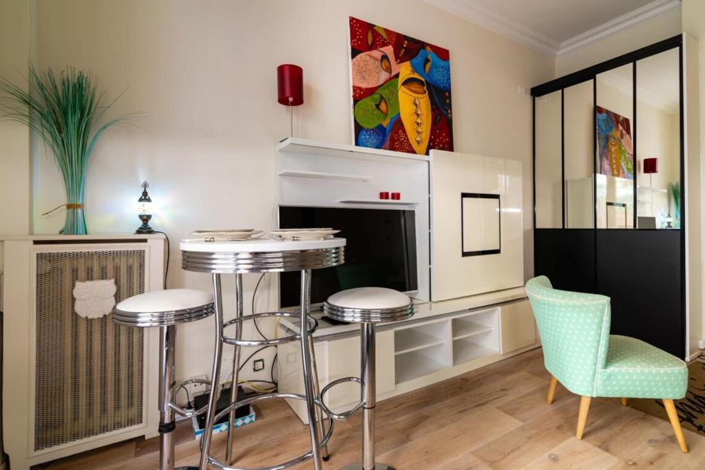 Apartment With Furnished Terrace Near The Beaches photo