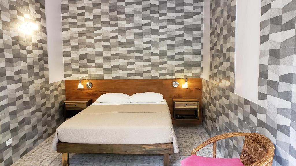Sunrise Club Hotel — Hotel rooms in Negril