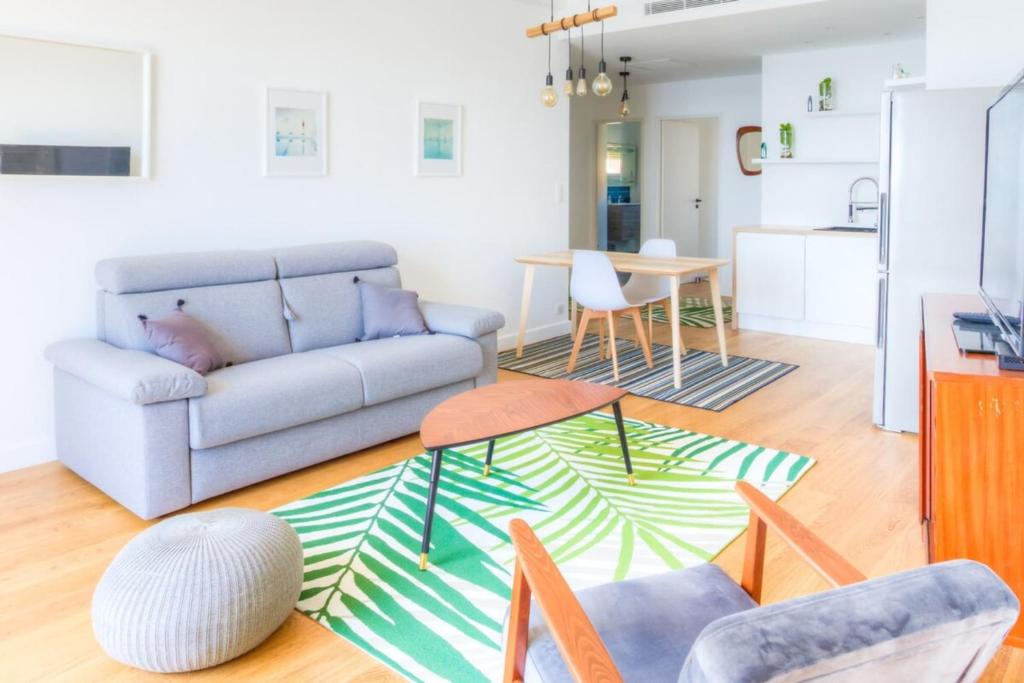 Sunny Private Apartment With Sea View Near The Beach photo