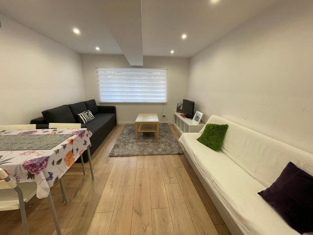 Rzeszowska Apt 01 전경