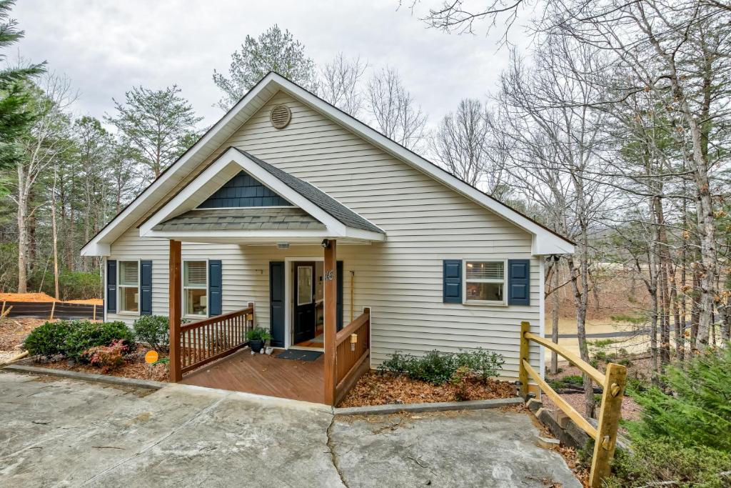 Fairway Getaway, Helen