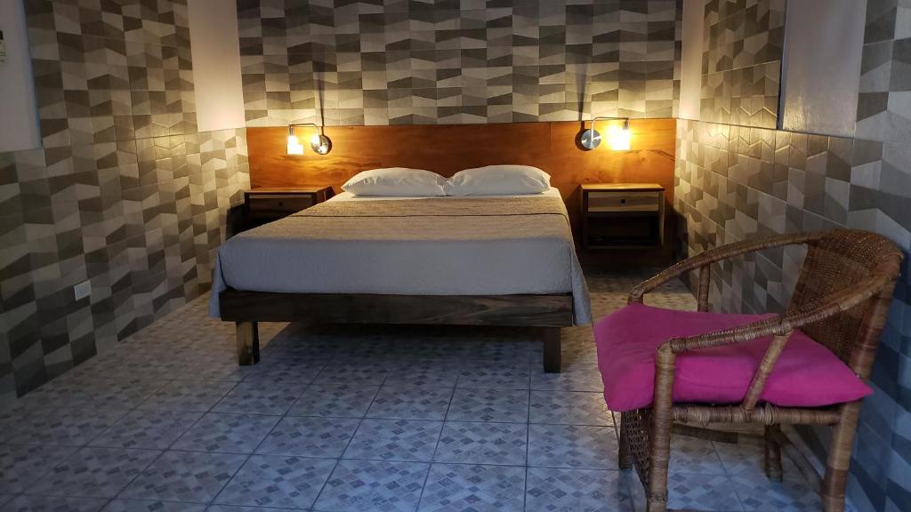 Sunrise Club Hotel — Hotel rooms in Negril