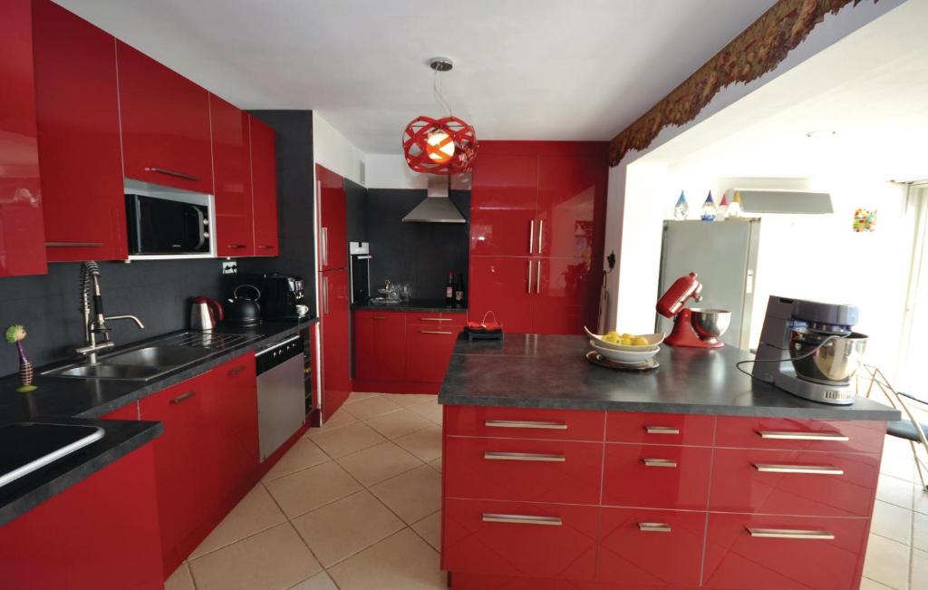 Pet Friendly Home In Les Adrets - 4