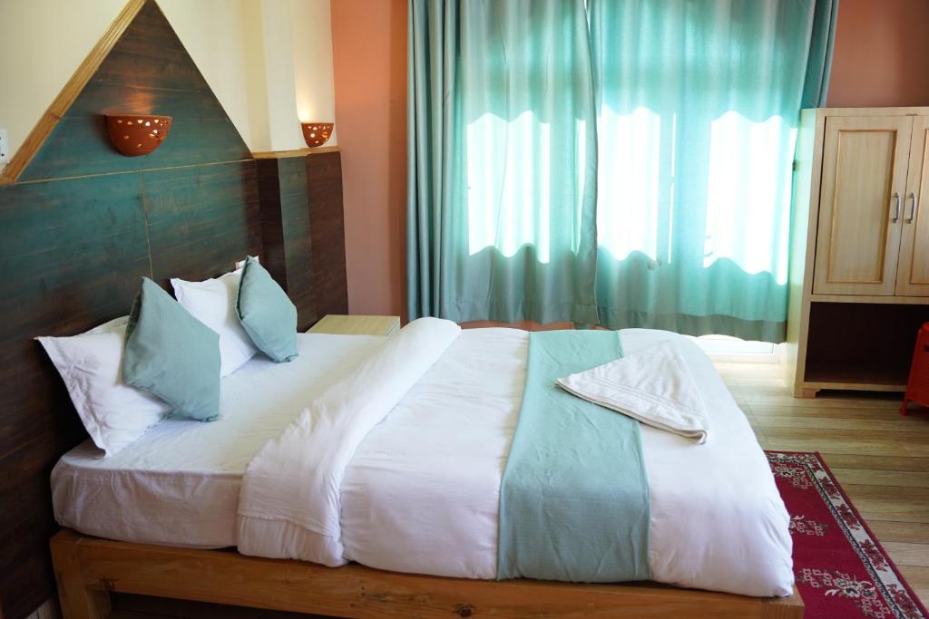 Hotel Olympus Pokhara in Phewa Lake — photo 2