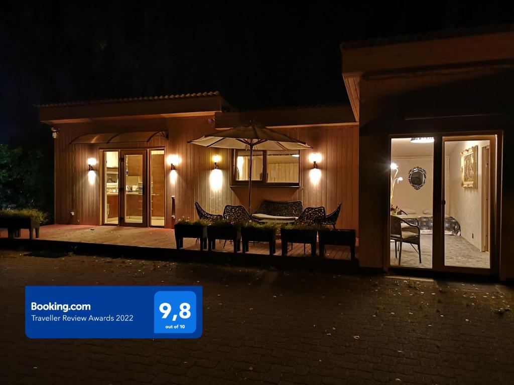 River Island — Hotel in Babite