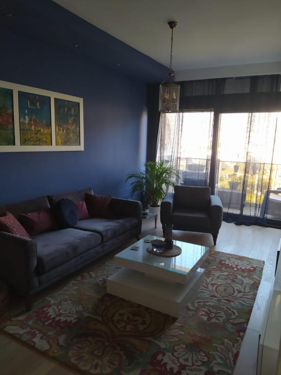 Soho City Apartment with Garage - 2