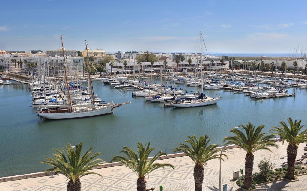 One bed apt with Lagos Marina and promenade views — Hotel in Lagos