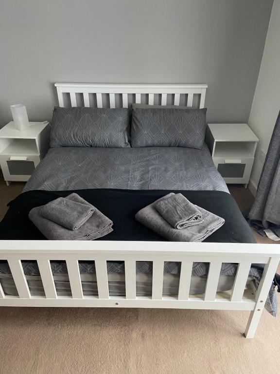 Cosy 3-bedroom house, stones throw to beach, Weymouth