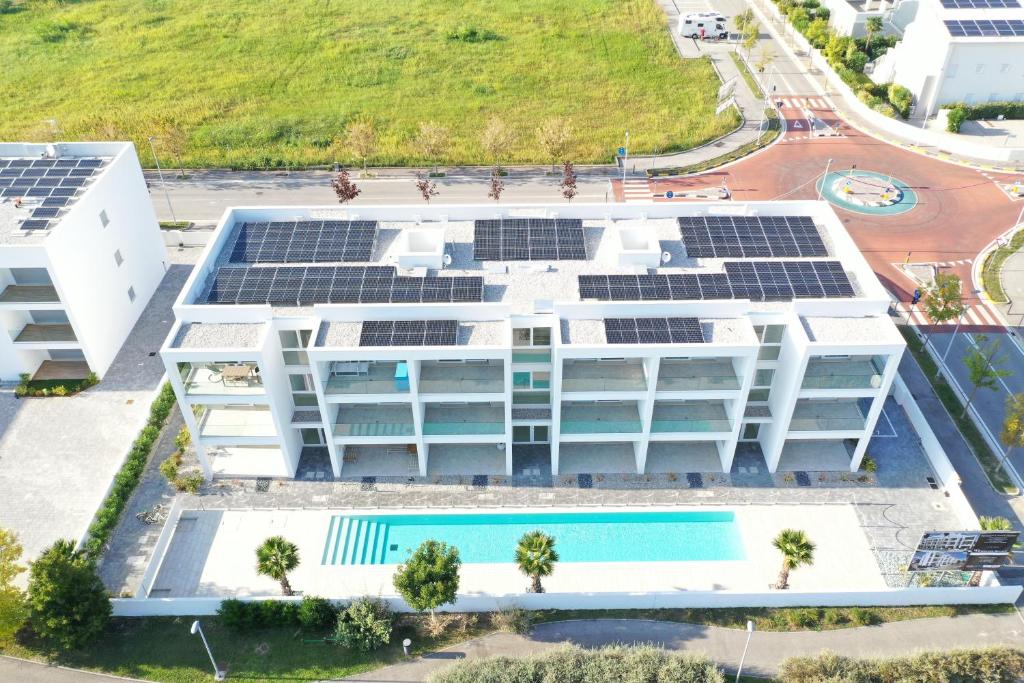 Saint Tropez Apartments - 2