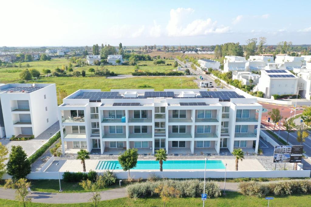 Saint Tropez Apartments - 5