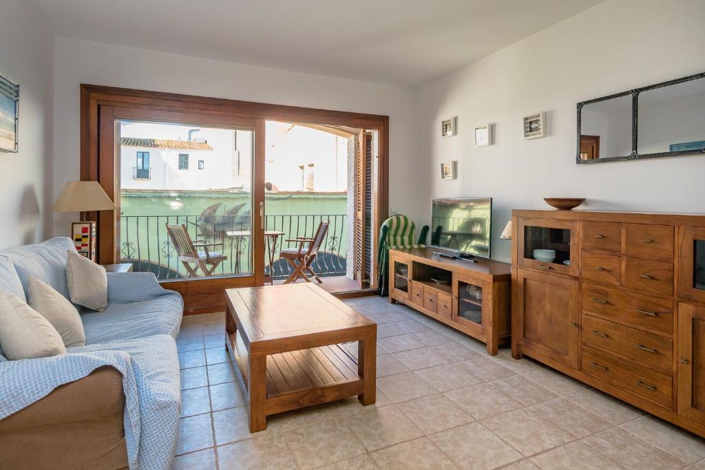 BN-3 CALELLA DE PALAFRUGELL 6 Pax - 2