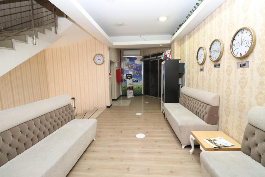 فندق بيرديكيا (Peracity Hotel)