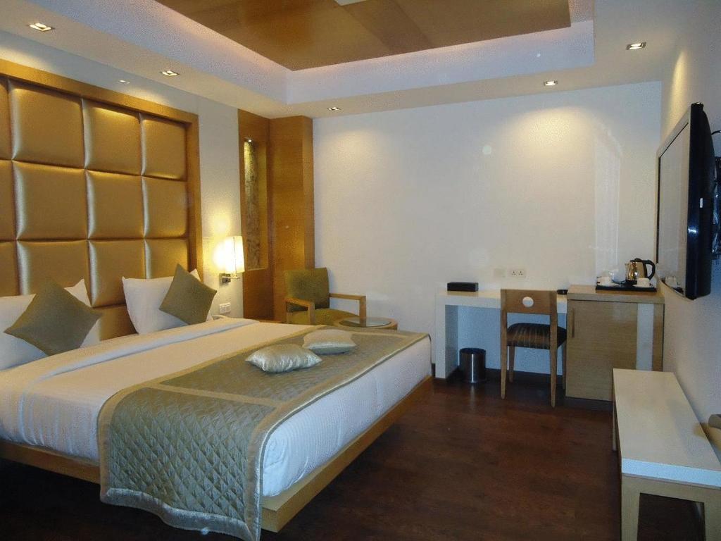 Almondz Hotel photo