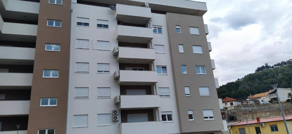 Leo Apartment - 3