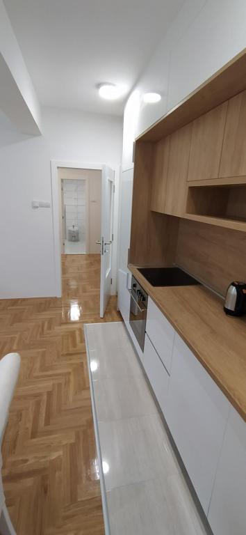 Leo Apartment - 4