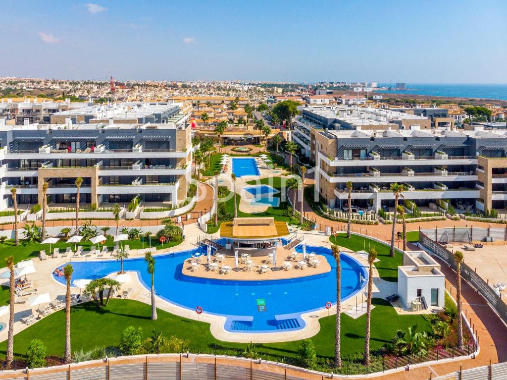 Exclusive apartment in Flamenca Village with gym, sauna, 3 pools - 600 m from the beach - 1