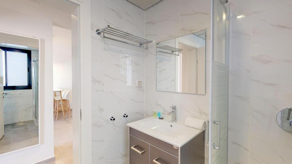 Wonderful 2BR in Ben Yehuda 33 by HolyGuest photo