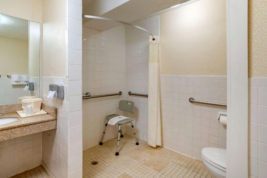 Quality Inn Fredericksburg near Historic Downtown photo
