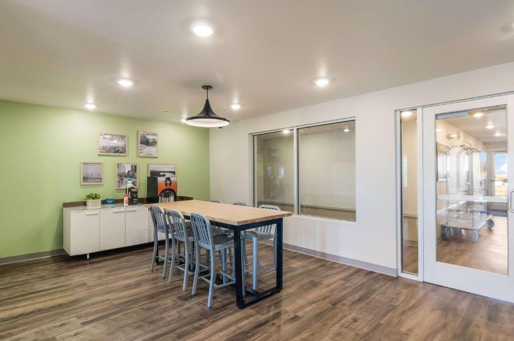 WoodSpring Suites Broomfield-Westminster photo