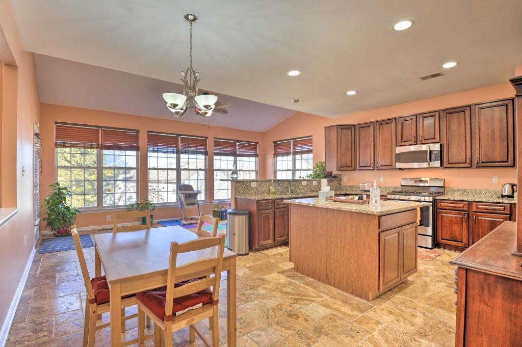 Spacious Family Home 16 Mi to Downtown Baltimore!