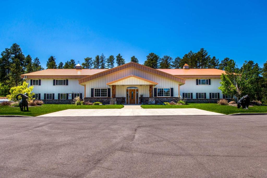 Modern Deadwood Apt with Mountain Views and Grill!, Deadwood