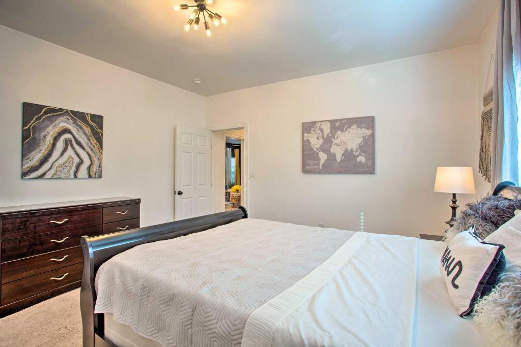 Picturesque Dallas Home Near Dtwn with Fire Pit! photo