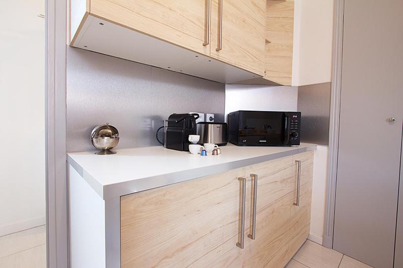 "Le Calypso" by EnjoyNice, 2-bedroom with airco, beach at 3 min - 2