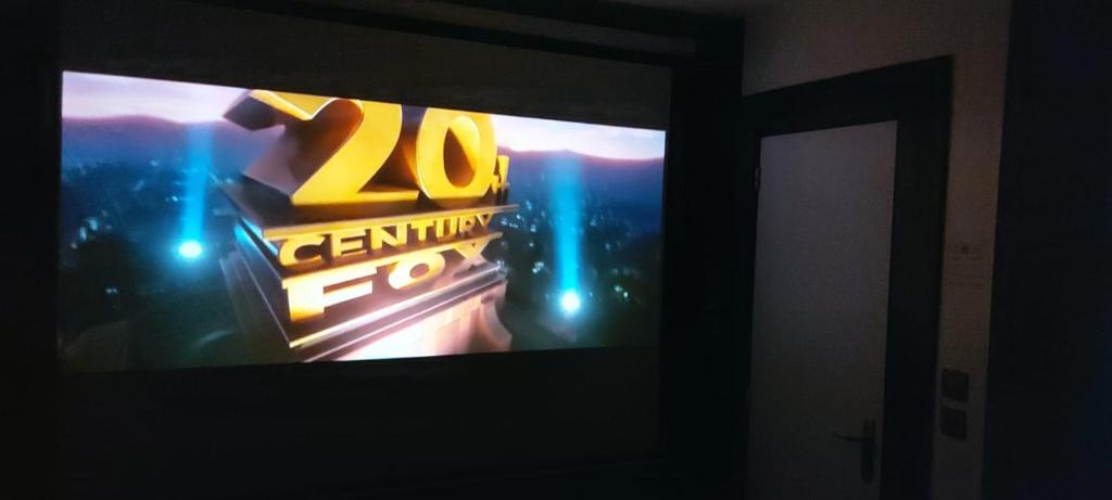 Appartement Cinéma vidéo-projecteur et garage - 4